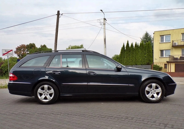 Mercedes-Benz Klasa E cena 25500 przebieg: 198000, rok produkcji 2004 z Gostynin małe 254